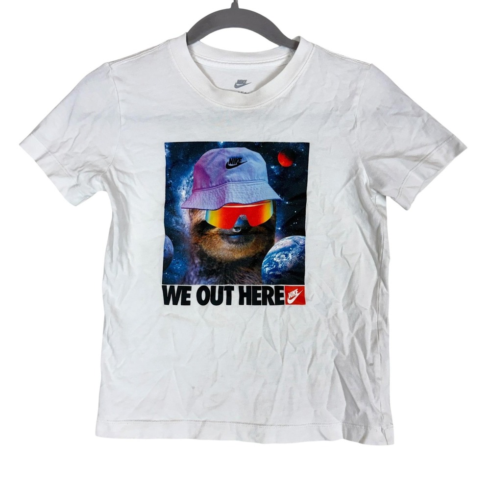 Nike Shirt Kids S White‎ Sloth We Out Here Space Graphic Bucket Hat Tee Top